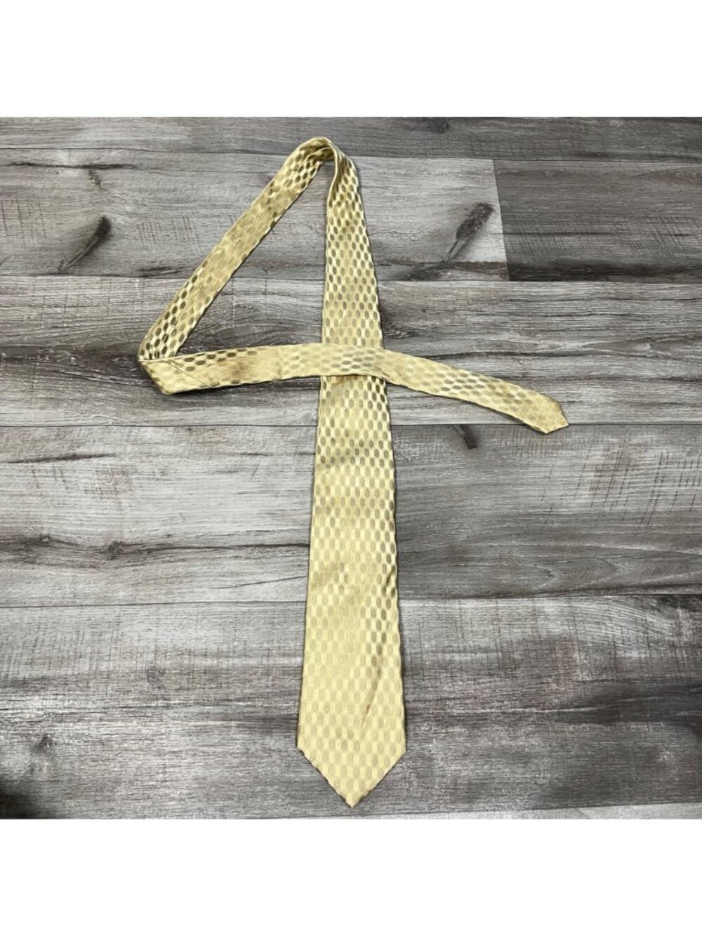 BCBG // Attitude 100% Silk Men’s Neck Tie Golden Cream